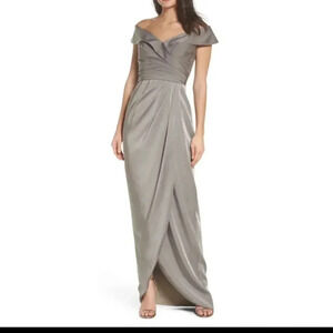 LA FEMME Surplice Column Gown In Pewter.Size 8